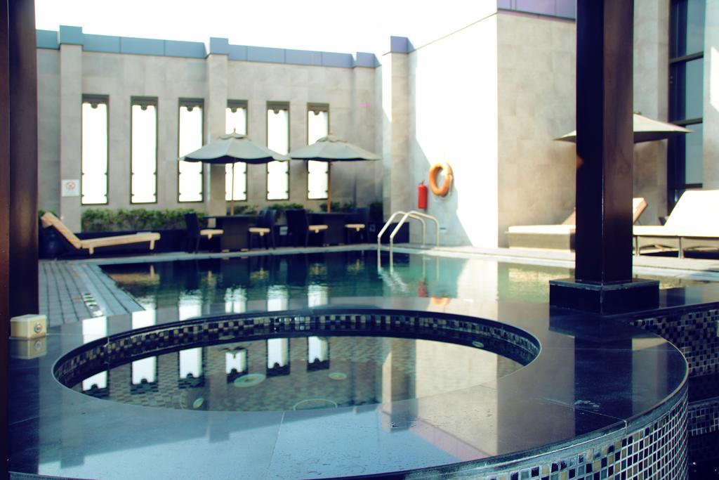 Halo Hotel Dubai Exterior photo