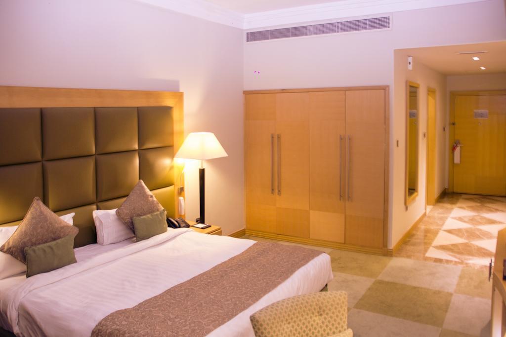 Halo Hotel Dubai Exterior photo