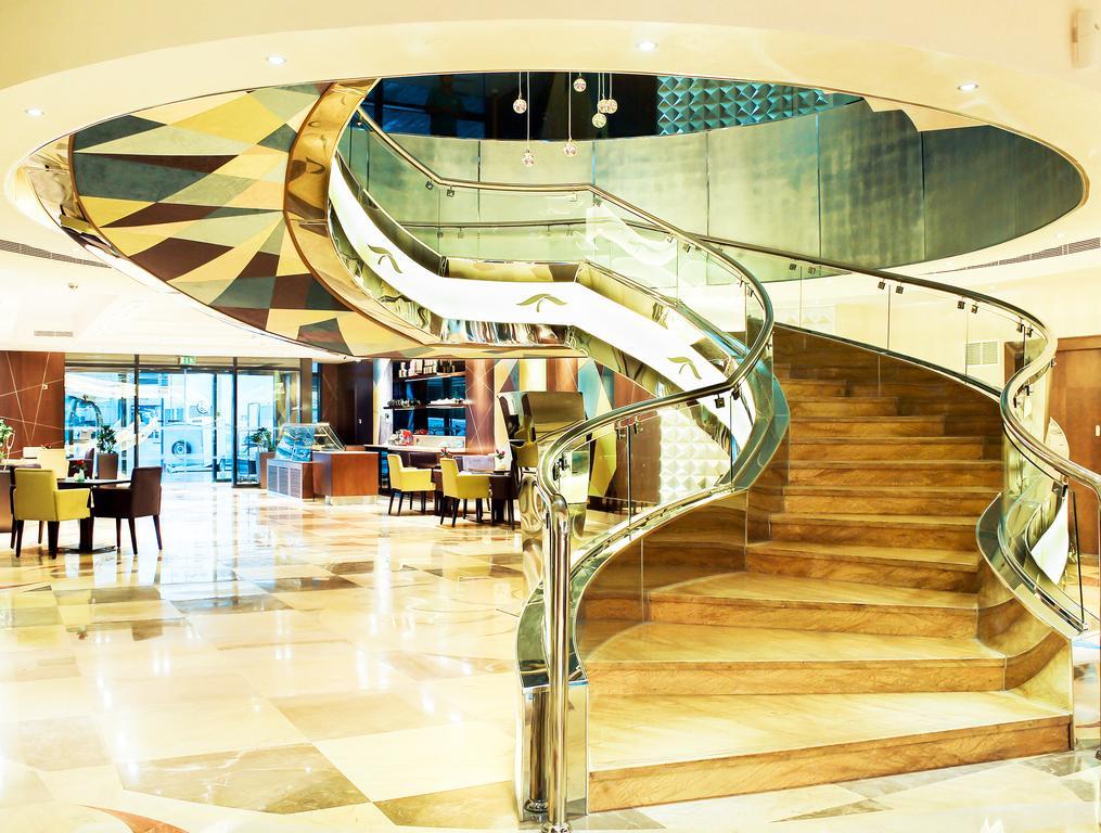 Halo Hotel Dubai Exterior photo